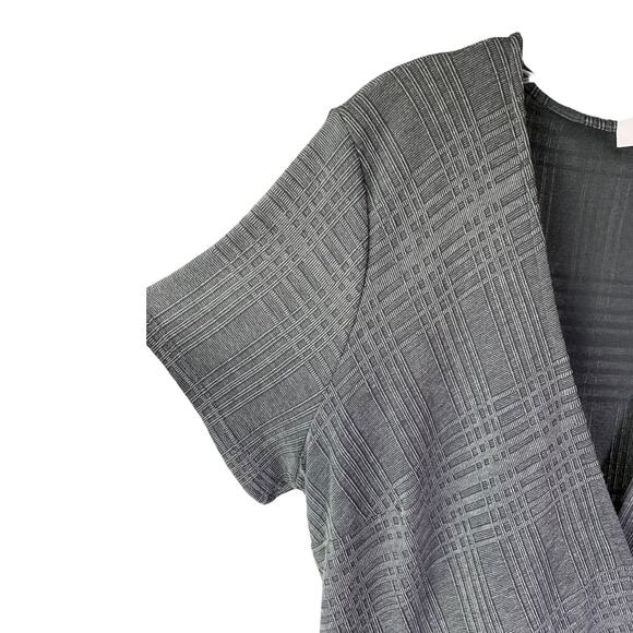 Gilli Wrap Dress Womens Size 1X Gray Knit Plaid Short Sleeves Stretch V-Neck - Picture 5 of 8
